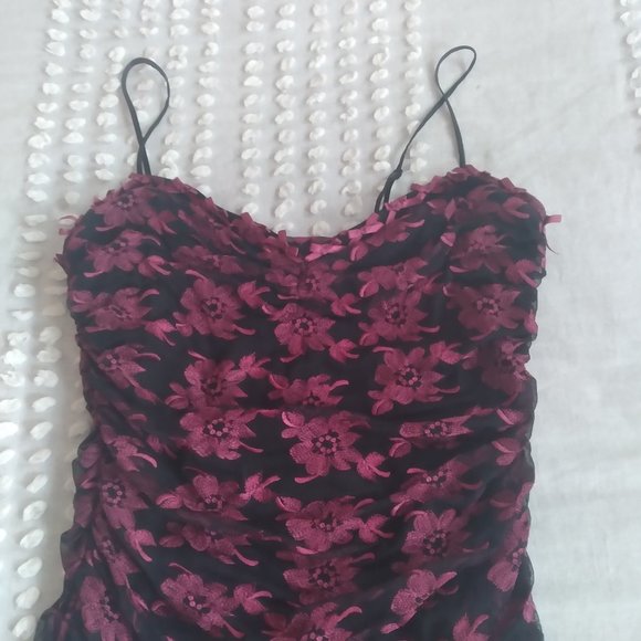 A burgundy and black Betsey Johnson fancy dress. - Picture 10 of 12